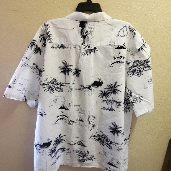 Shirt - Picture 3 of 4